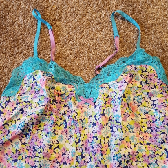 VS silk nighty - Picture 3 of 5